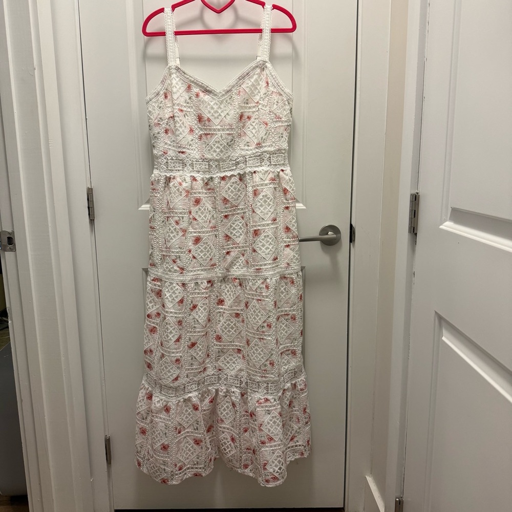 Red Dress Boutique Women’s Floral Lace Dress Size L